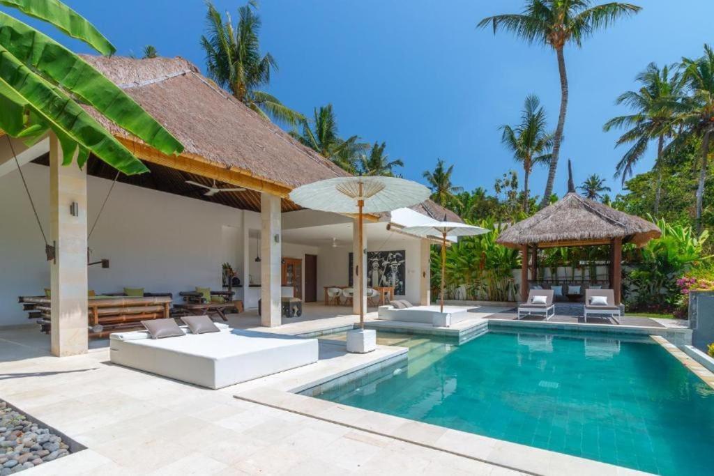 Villa Hidden Pearl, With Private Cook And Pool كارانغاسِم المظهر الخارجي الصورة