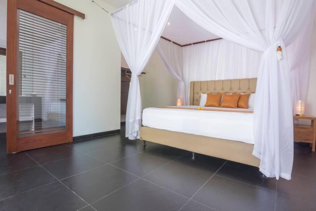 Villa Hidden Pearl, With Private Cook And Pool كارانغاسِم المظهر الخارجي الصورة
