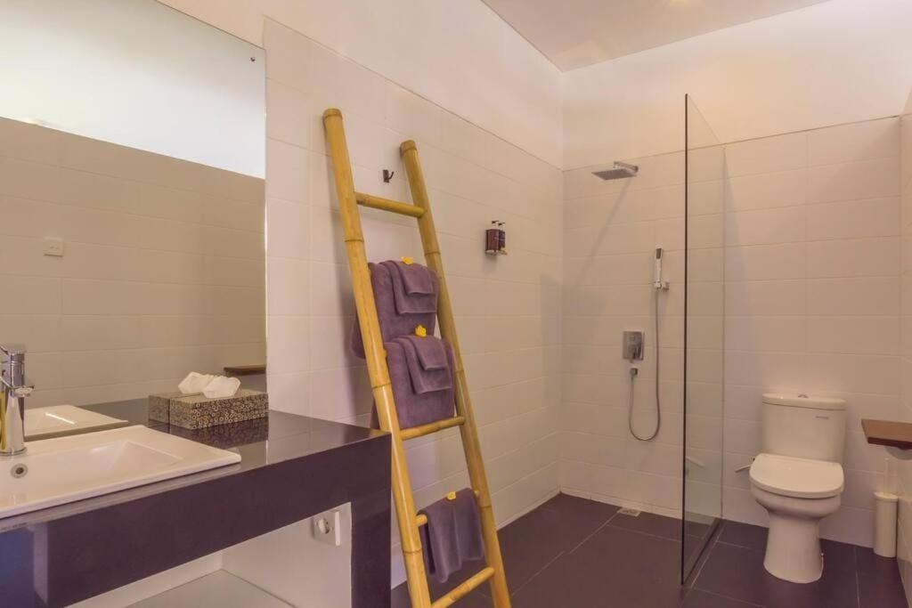 Villa Hidden Pearl, With Private Cook And Pool كارانغاسِم المظهر الخارجي الصورة