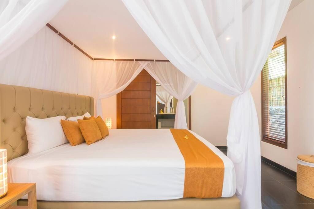 Villa Hidden Pearl, With Private Cook And Pool كارانغاسِم المظهر الخارجي الصورة