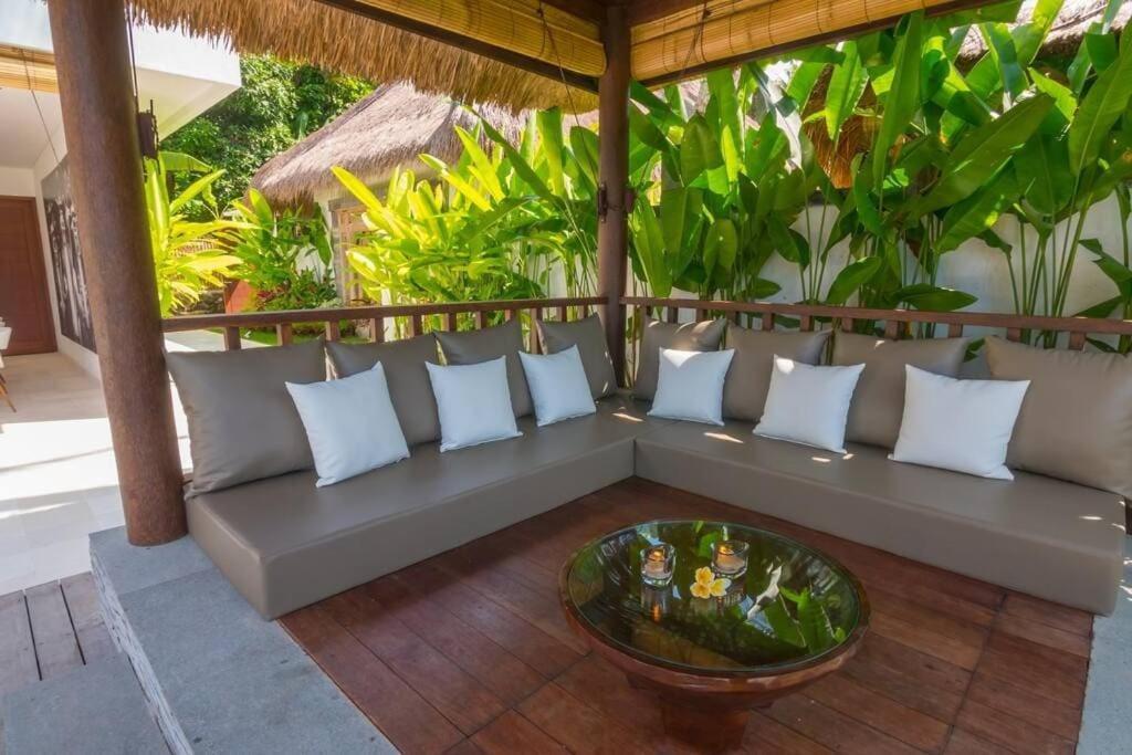 Villa Hidden Pearl, With Private Cook And Pool كارانغاسِم المظهر الخارجي الصورة